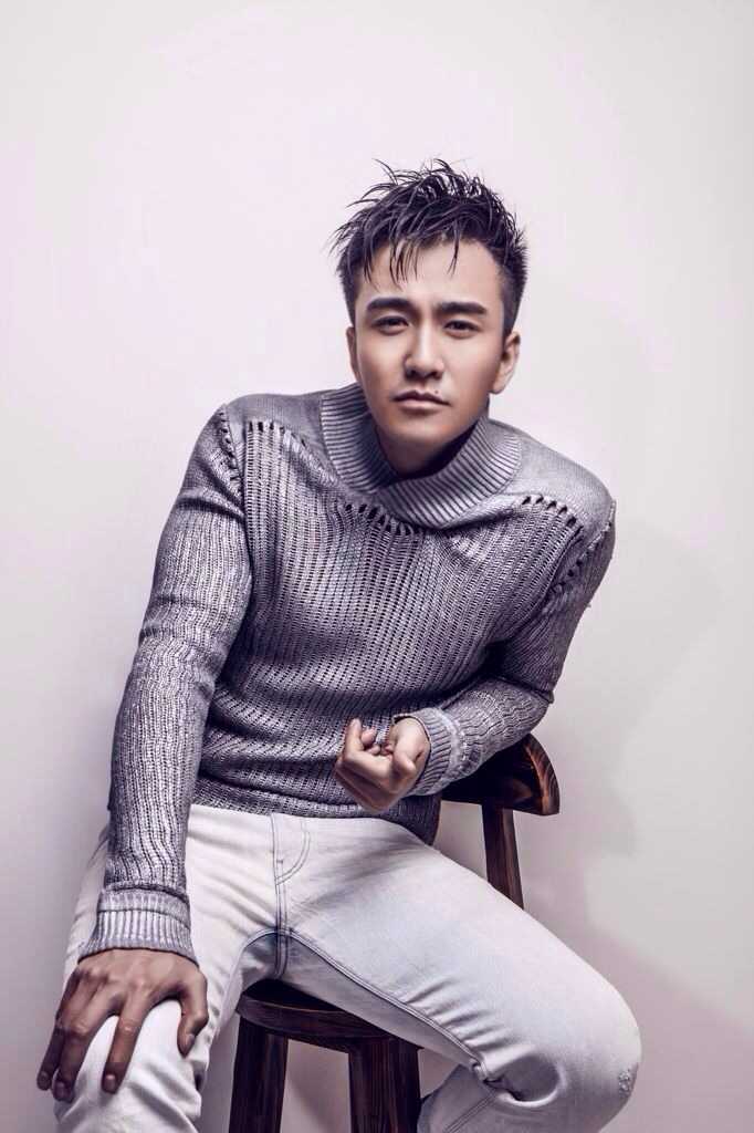 从平凡到非凡，演员XX良的励志之旅